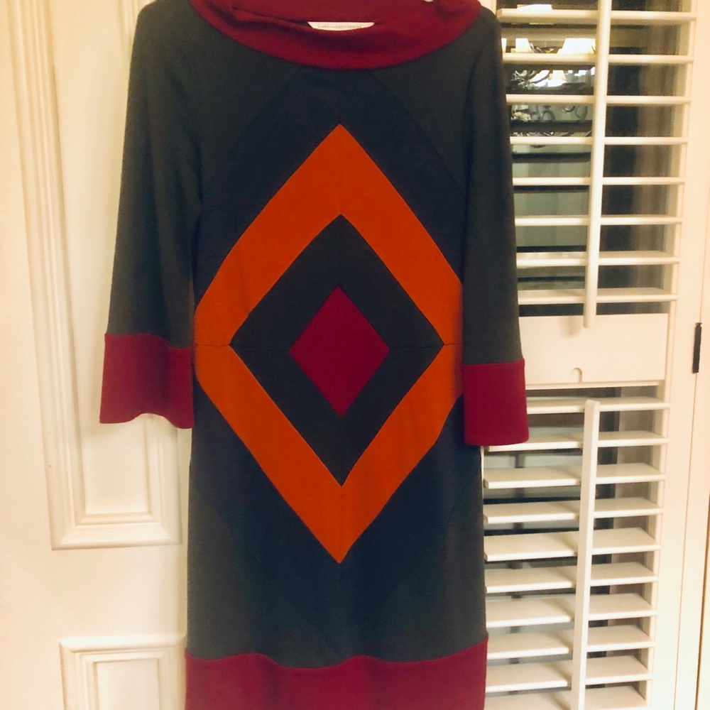 Diane Von Furstenberg 3/4 bell sleeve shift size 8